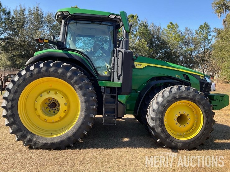 2023-john-deere-8r-370-image-6