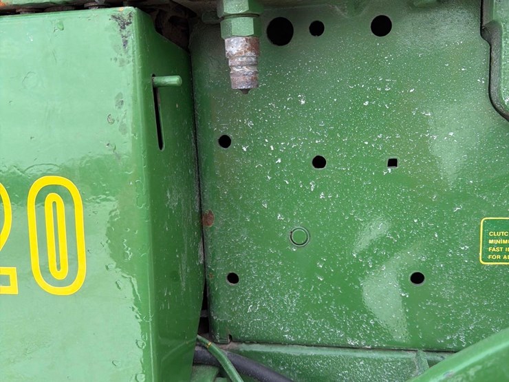 john-deere-3020-image-7