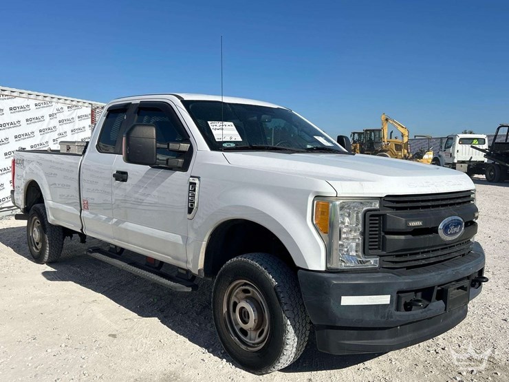 2017-ford-f250-image-2