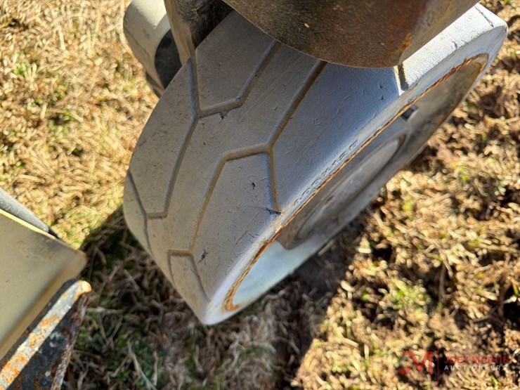 2015-jlg-3246es-image-13