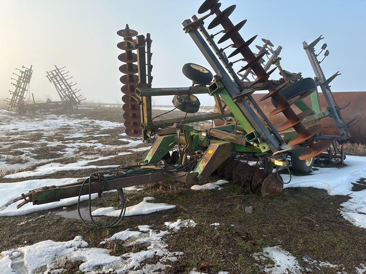 john-deere-630-image-1