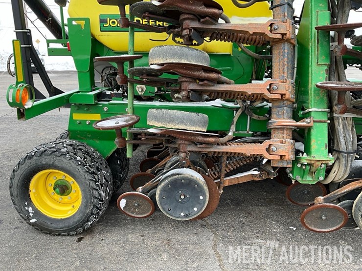 2012-john-deere-1990-image-30