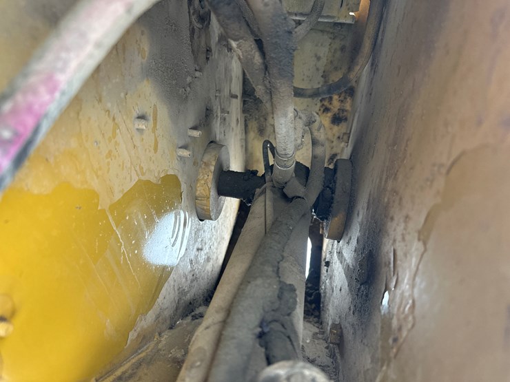 caterpillar-242d-image-19