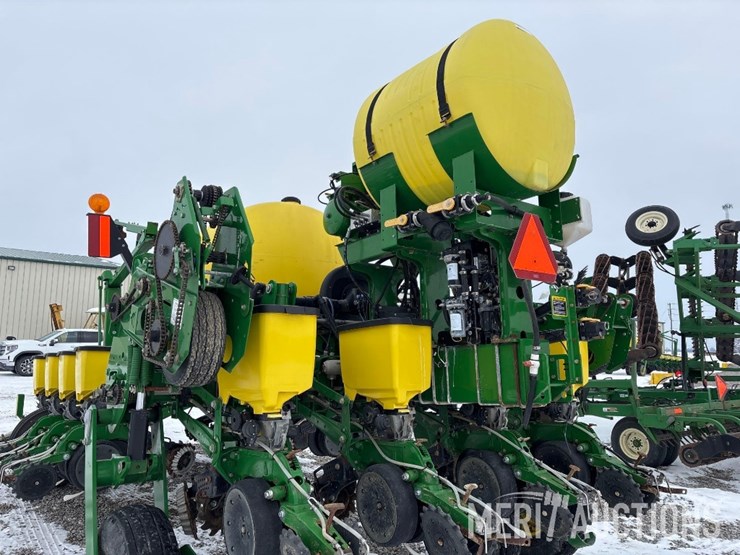 2015-john-deere-1775nt-image-20
