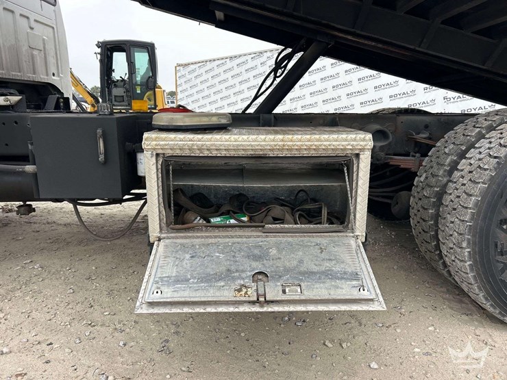 2001-ford-f650-image-21