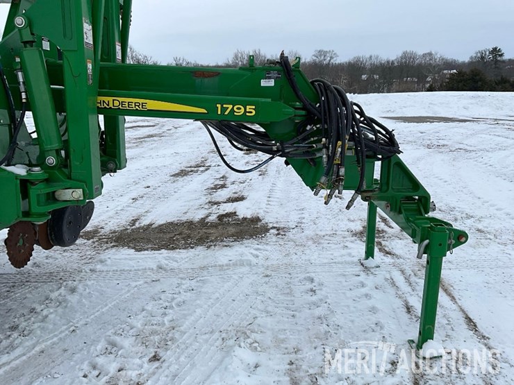 2016-john-deere-1795-image-29