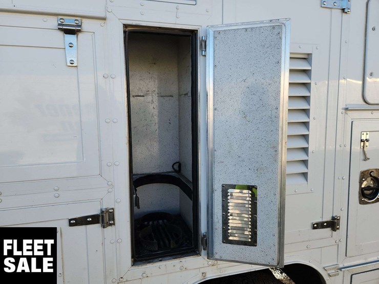 2012-ford-f550-image-37