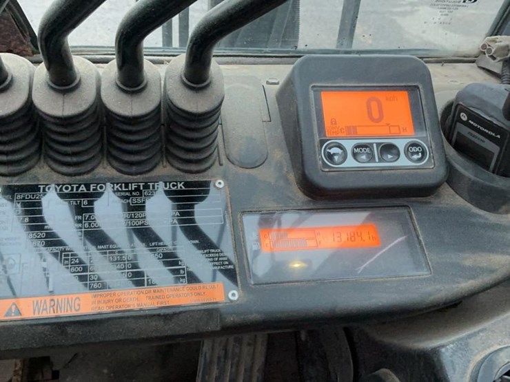 2018-toyota-8fdu25-image-13