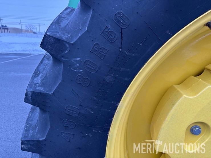 2024-john-deere-8r-370-image-32