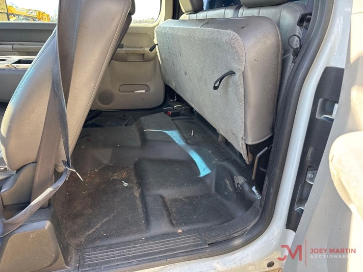 2013-chevrolet-2500-image-20