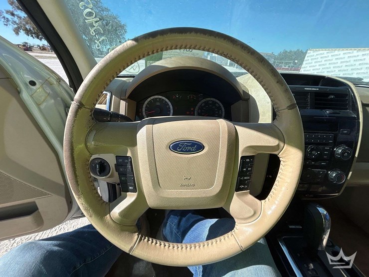 2012-ford-escape-image-13