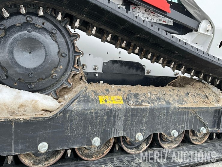2024-bobcat-t740-image-23