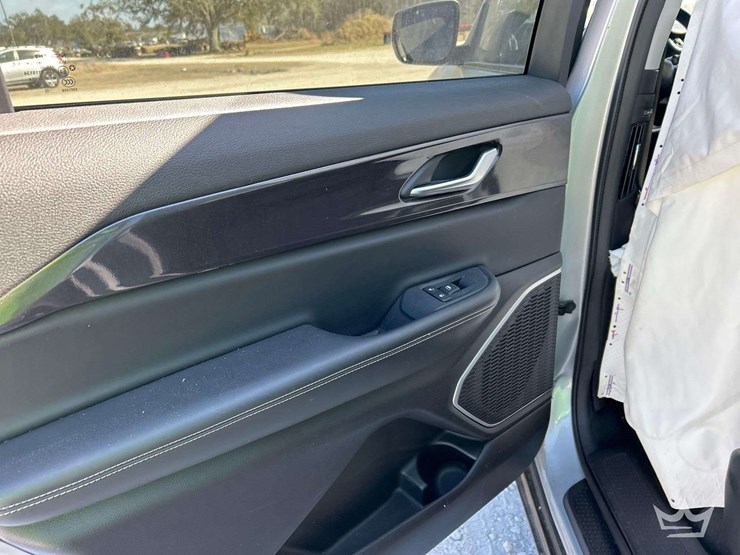 2022-jeep-grand-cherokee-image-23