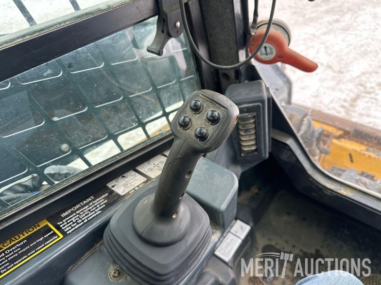 2021-deere-333g-image-27