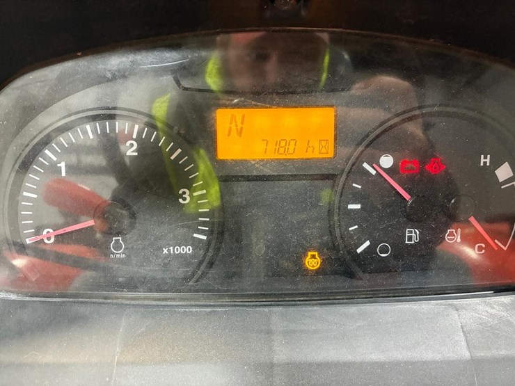 2016-kubota-m5660-image-28