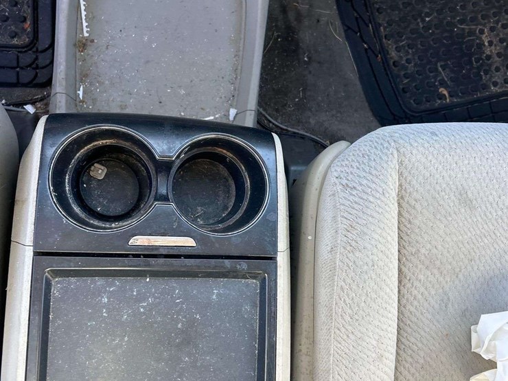 2011-toyota-sienna-image-19