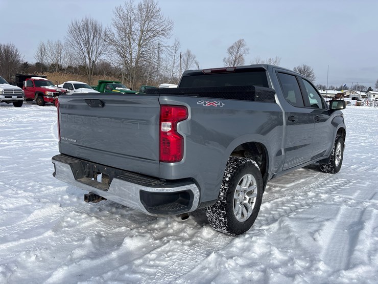 #1120-•-2019-chevrolet-silverado-4x4-crew-cab-image-8
