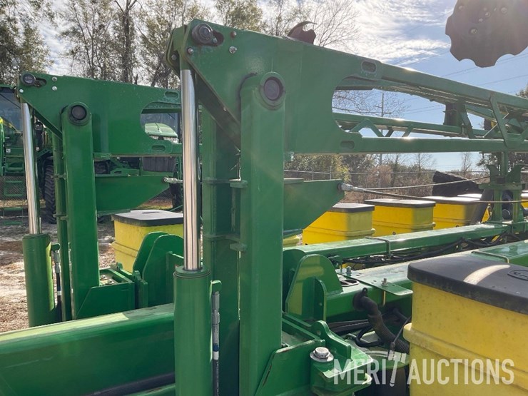 2020-john-deere-1770nt-image-13