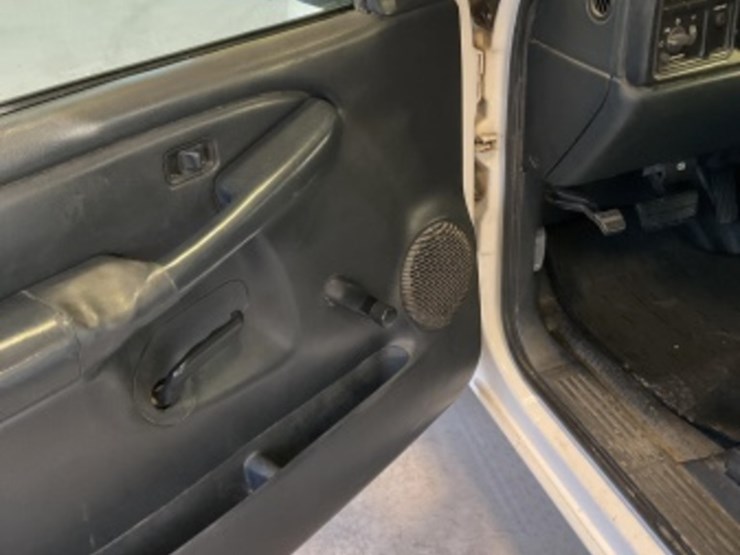 2001-chevrolet-silverado-1500-image-22