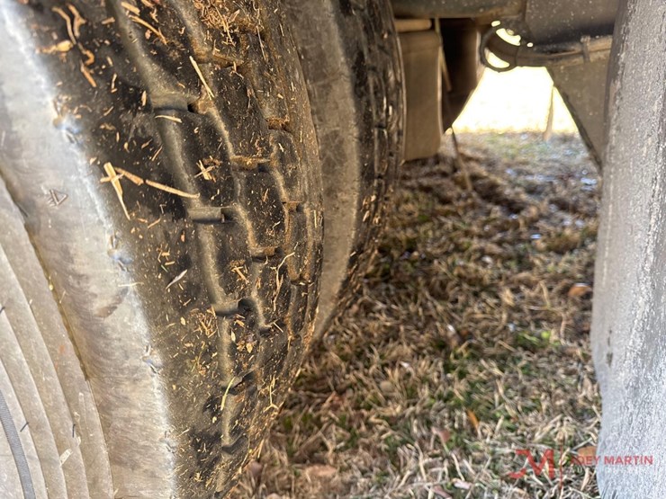 2019-peterbilt-348-image-12