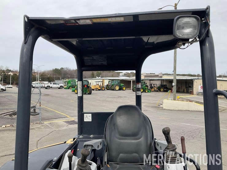 2019-deere-30g-image-33