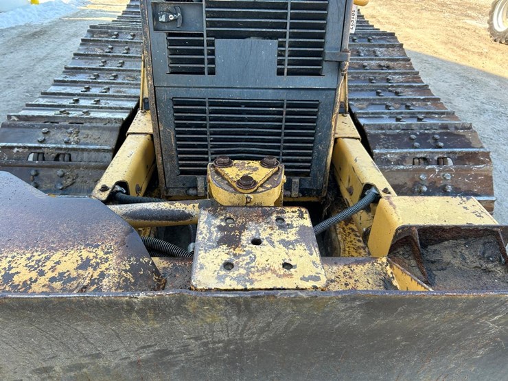 caterpillar-d6k-xl-image-10