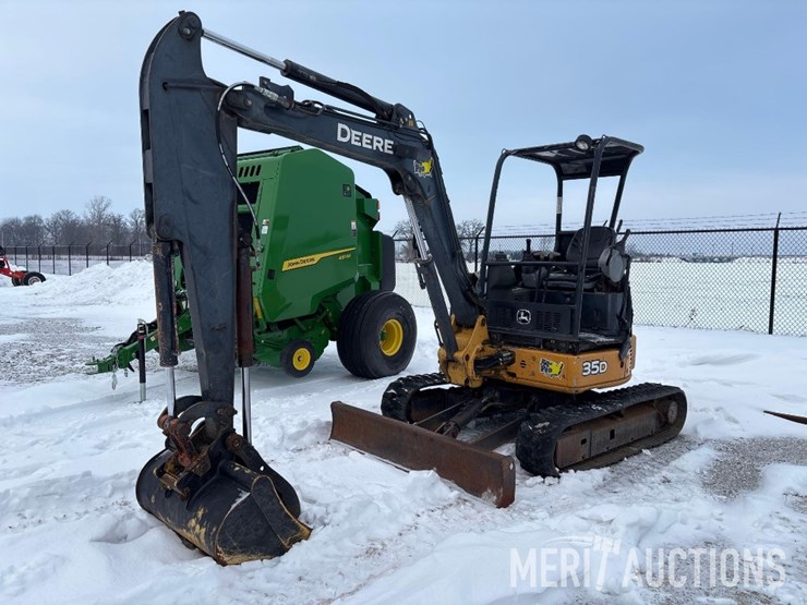 2006-deere-35d-image-1