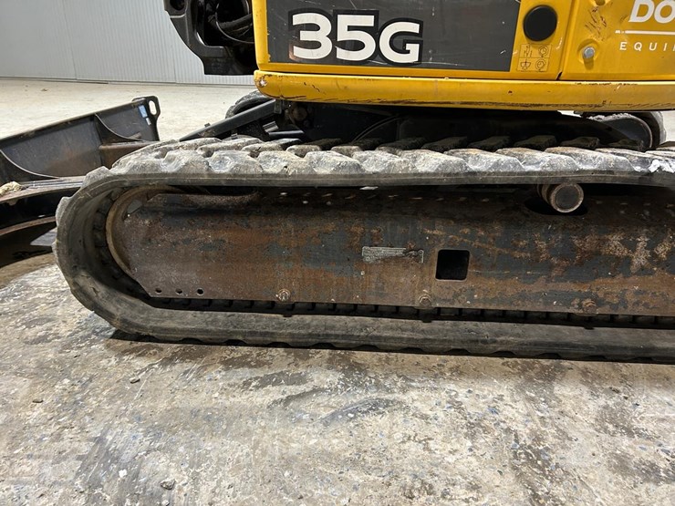 2019-deere-35g-image-16