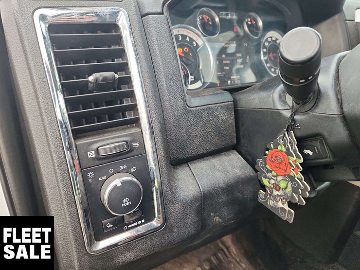 2014-ram-2500-laramie-image-19