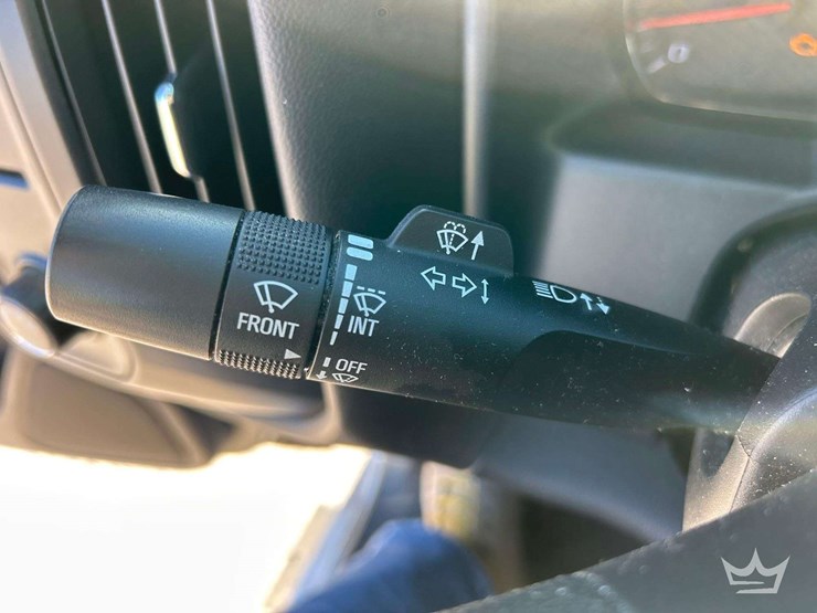 2016-chevrolet-silverado-1500-image-12