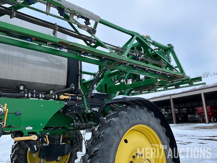 2015-john-deere-r4038-image-17