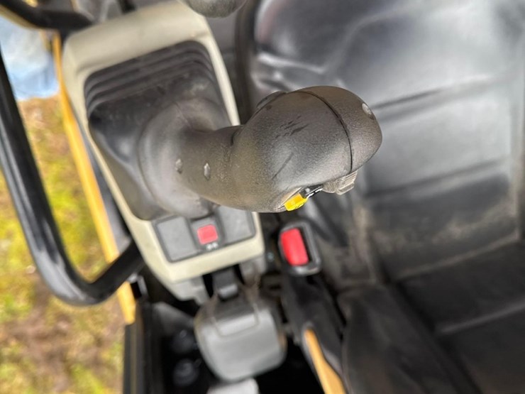 2024-caterpillar-301.7-image-15