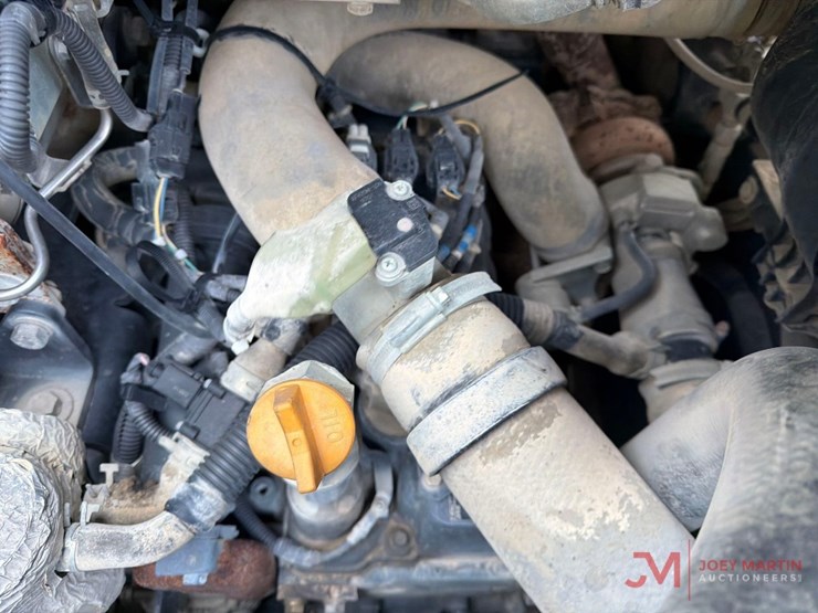 2019-takeuchi-tl8-image-16