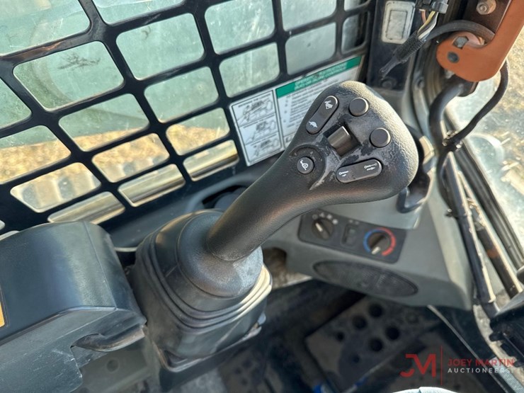 2019-bobcat-t770-image-14