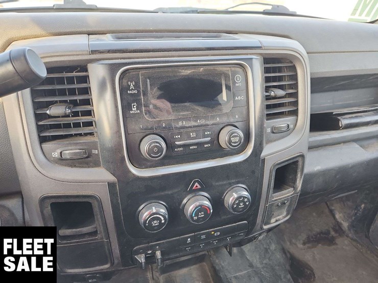 2015-ram-5500-4x4-s/a-service-truck-image-23