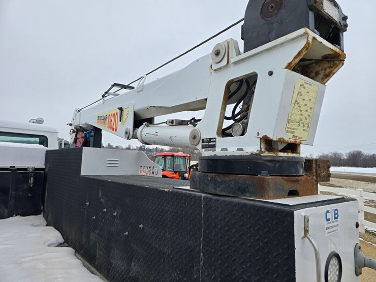 2000-freightliner-fl70-image-6