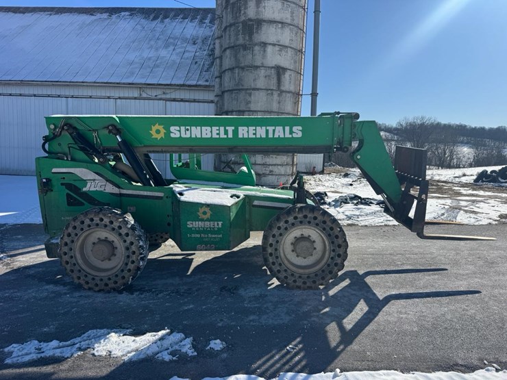 2013-sky-trak-6042-image-2