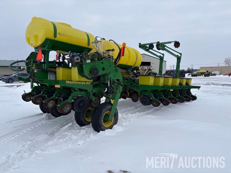 2010-john-deere-1770nt-image-5