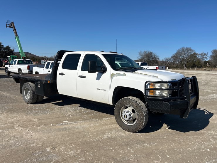 2011-chevrolet-3500-image-1