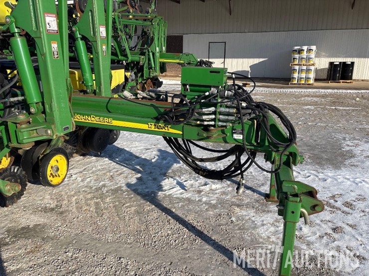 2011-john-deere-1770nt-image-10