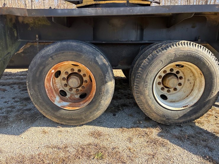 2005-deere-437c-image-9