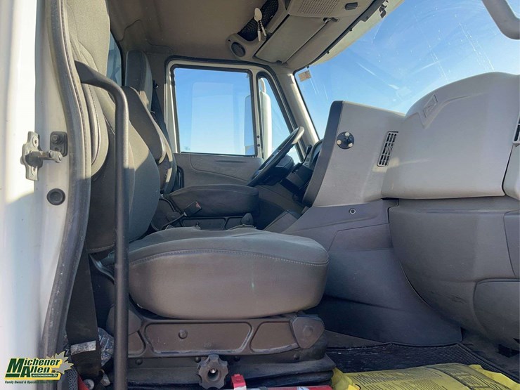 2017-international-prostar-image-15