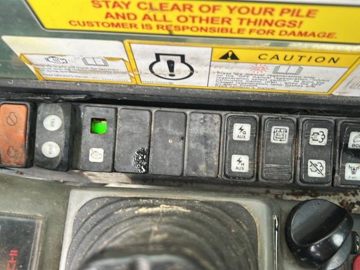 2017-takeuchi-tl8-image-47