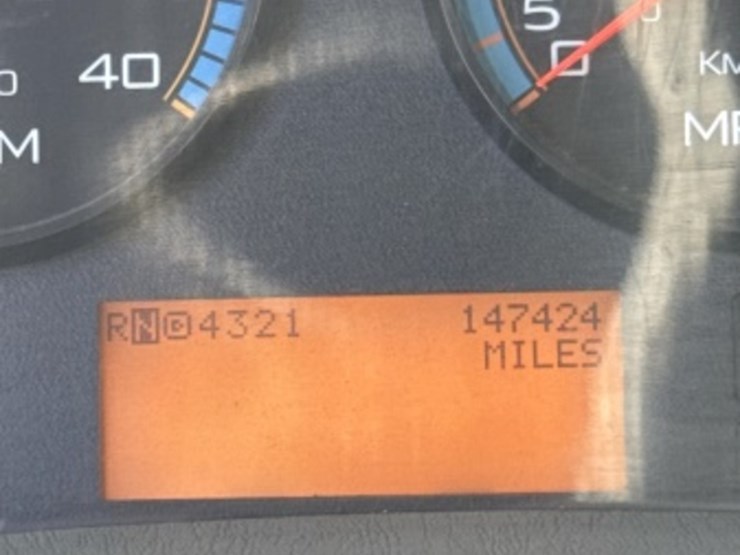 2012-international-7400-image-44