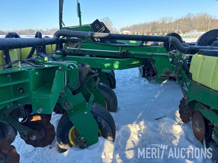 2001-john-deere-1780-image-19