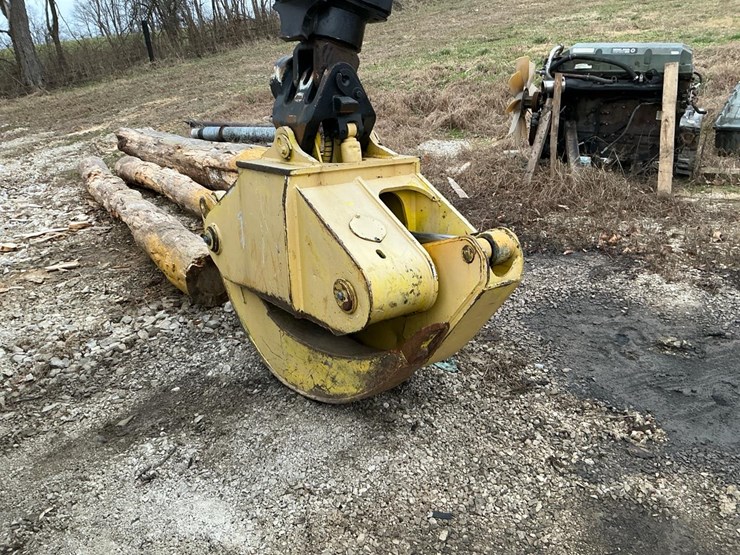 2010-deere-648h-image-50