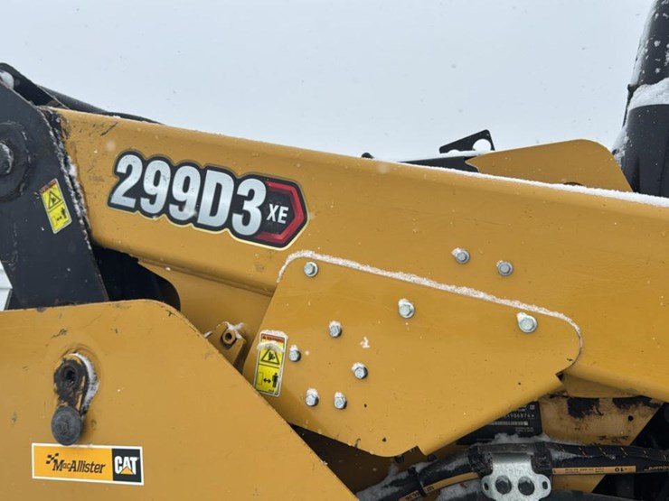 2023-caterpillar-299d3-xe-image-21