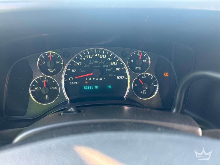 2017-chevrolet-express-3500-image-11