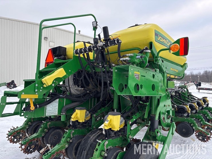 2016-john-deere-1775nt-image-23
