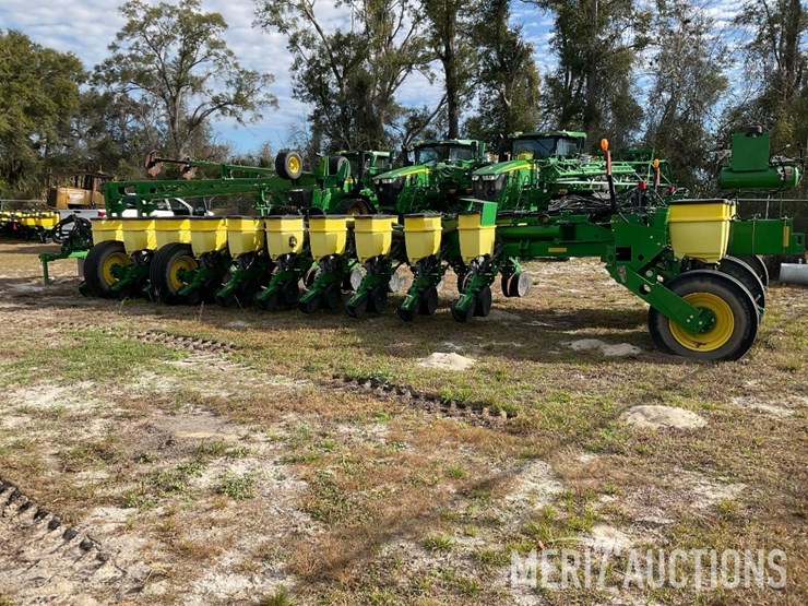 2020-john-deere-1770nt-image-4